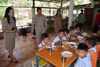 ผอ.สพป.หนองคาย เขต 1 ออกตรวจเยี่ยมโครงการอาหารกลางวันโรงเรียนบ้านไทยสามัคคี
