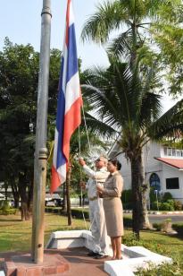 สพป.หนองคาย เขต 1 ดำเนินกิจกรรมเคารพธงชาติ สวดมนต์ไหว้พระพร้อมกล่าวคำปฏิญญาเขตพื้นที่สุจริต วันจันทร์ที่ 30 กันยายน พ.ศ. 2562 เวลา 08.00 น