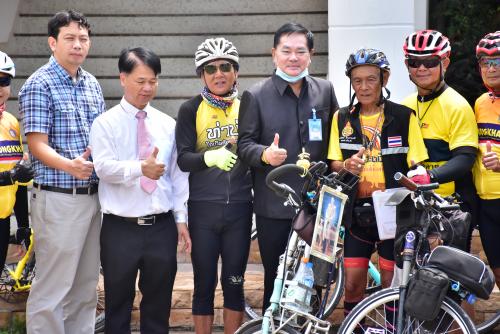 สพป.หนองคาย ให้การต้อนรับนักปั่นจักรยานจากปัตตานี “ปั่นด้วยจงรักภักดี สำนึกรักแผ่นดินไทย”  
