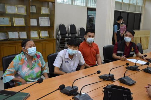 สพป.หนองคาย เขต 1 มอบเงินกองทุนสวัสดิการเพื่อสงเคราะห์ข้าราชการครู บุคลากรทางการศึกษา 