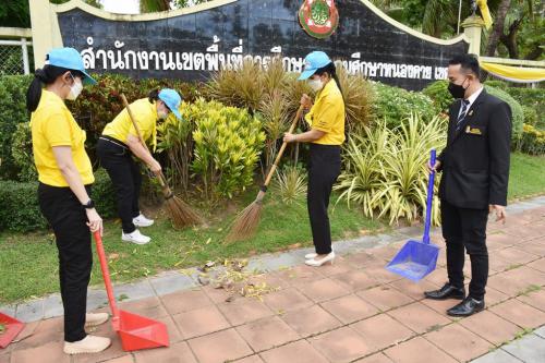 สพป.หนองคาย เขต 1 ดำเนินกิจกรรมจิตอาสาพัฒนาเนื่องในโอกาสวันฉัตรมงคล ประจำปีพุทธศักราช 2565