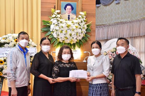สพป.หนองคาย เขต 1 วางพวงหรีดแสดงความเสียใจและเคารพศพคุณแม่ดิสพร ศรีธนบุตร ข้าราการบำนาญในสังกัด