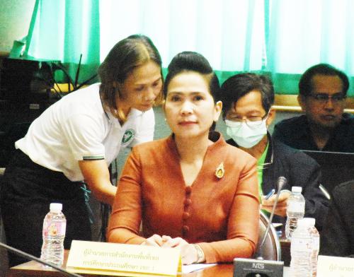 ผอ.สพป.หนองคาย เขต 1 ร่วมประชุมชี้แจงโครงการให้วัคซีน HPV ป้องกันมะเร็งปากมดลูกในหญิงอายุ 11-20 ปี จังหวัดหนองคาย ตามนโยบาย 1 ล้านโดส ภายใน 100 วัน